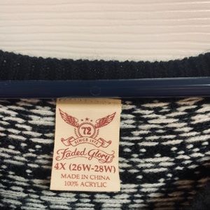 Faded Glory Sweaters - Faded Glory sweater skits at waist round neck Faded Glory Sweaters - Faded Glory sweater skits at waist round neck
